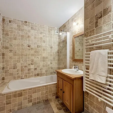 Acoya - - In Out Apartment